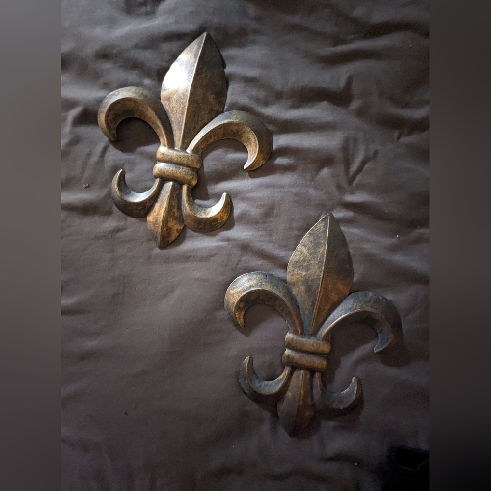 Antique Bronze Fleur-de-Lis Wall Art Set